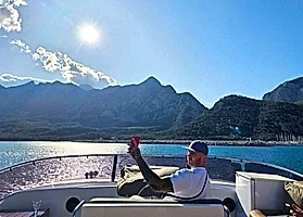 Guest David Borja Photo